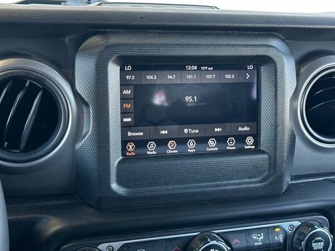 Used 2023 Jeep Wrangler Unlimited AWD/4WD image 17