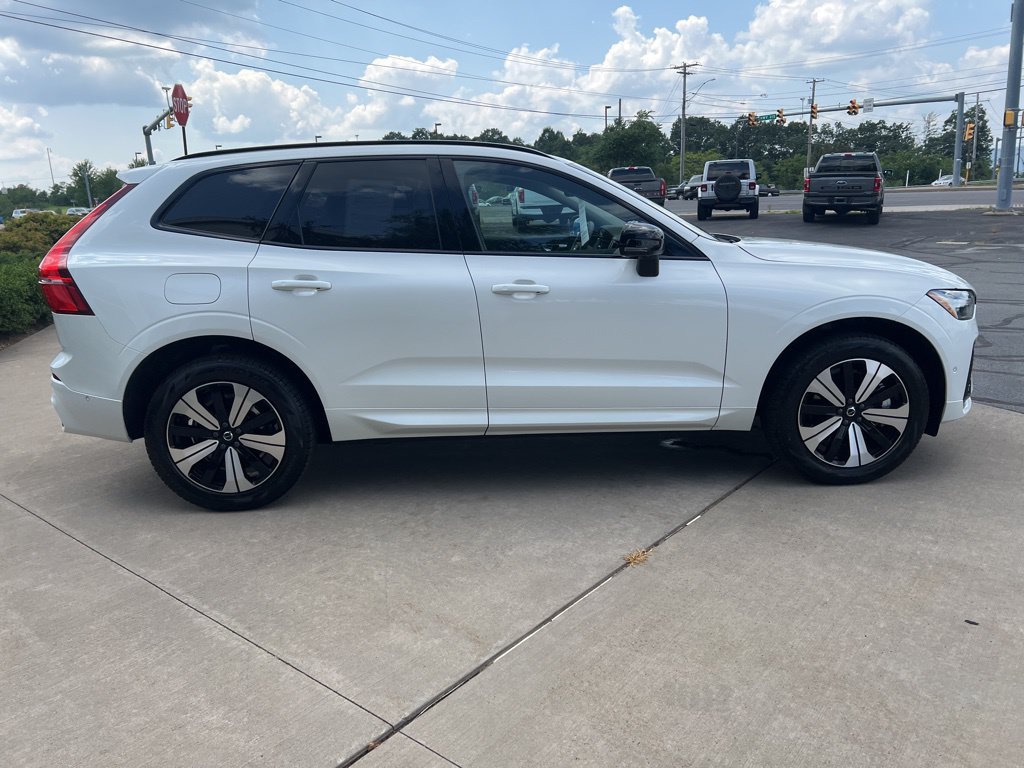 Certified 2025 Volvo XC60 T8 Plus w/ Protection Package Premier AWD/4WD image 6