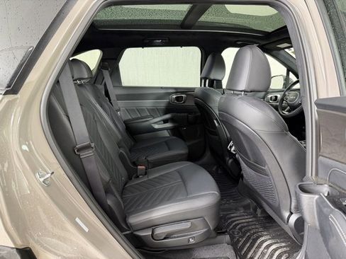 Used 2025 Kia Sorento SX Prestige image 16
