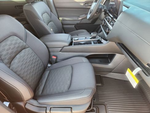 New 2026 Nissan Pathfinder SV image 13