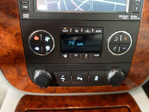 Used 2013 Chevrolet Tahoe LTZ AWD/4WD image 19