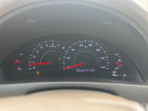 Used 2004 Cadillac De Ville FWD image 23