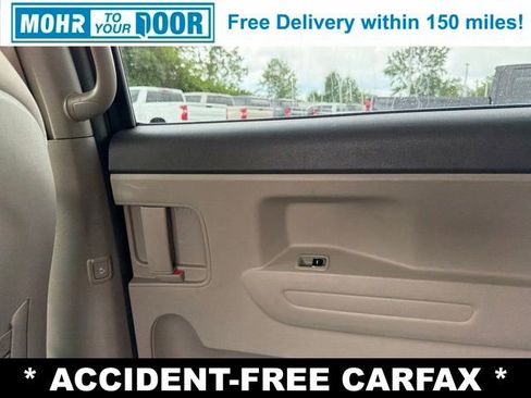 Used 2018 Kia Sedona LX FWD image 37