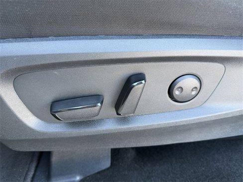 Used 2024 Nissan Pathfinder SV image 25