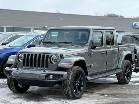 Used 2023 Jeep Gladiator Overland image 35