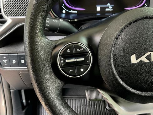 Used 2023 Kia Soul LX FWD image 10