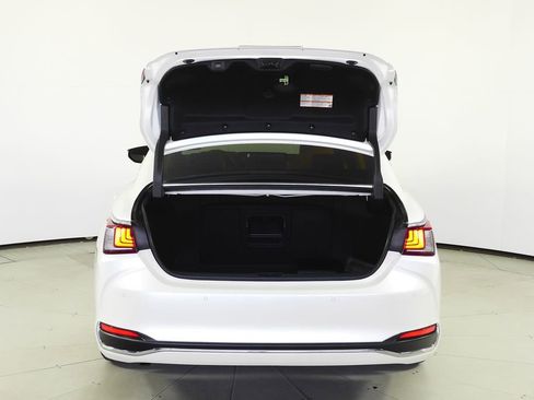 Used 2024 Lexus ES 300h 300h Luxury image 10