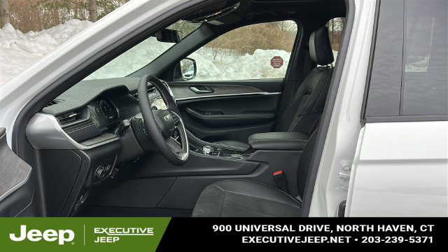 New 2026 Jeep Grand Cherokee Altitude AWD/4WD image 9