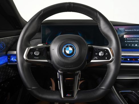 Used 2023 BMW i7 xDrive60 AWD/4WD image 18