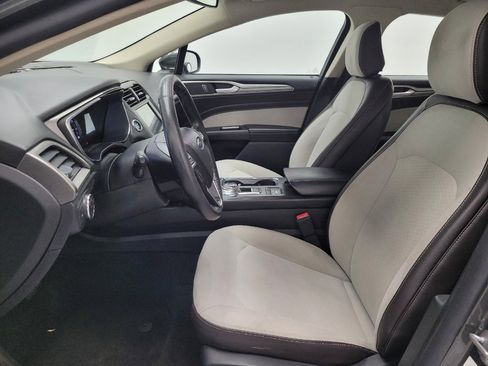 Used 2020 Ford Fusion SE w/ Equipment Group 151A FWD image 17