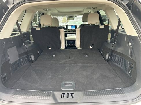 Used 2025 Lincoln Aviator Reserve w/ Jet Appearance Package image 18