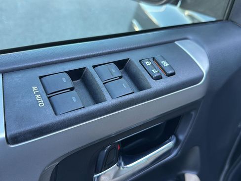 Used 2016 Toyota 4Runner SR5 image 29