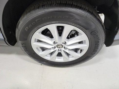 Certified 2024 Toyota Corolla Cross LE AWD/4WD image 32