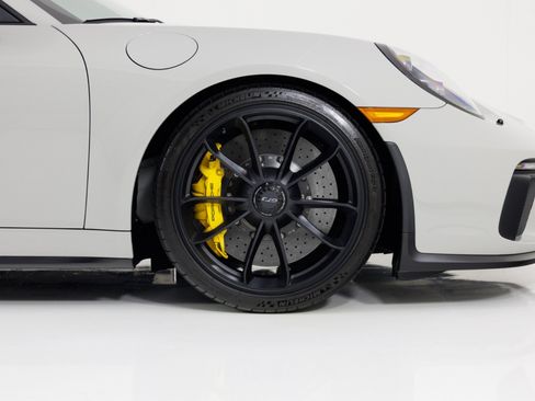 Used 2018 Porsche 911 GT3 RWD image 13