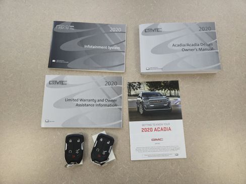 Certified 2020 GMC Acadia Denali w/ Technology Package image 17