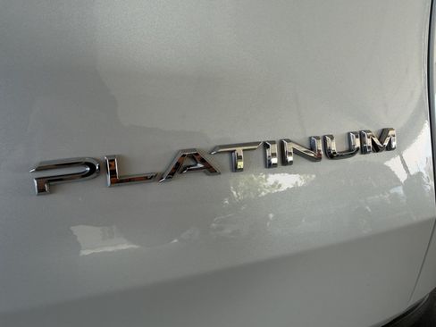 Used 2025 Toyota Grand Highlander AWD image 41