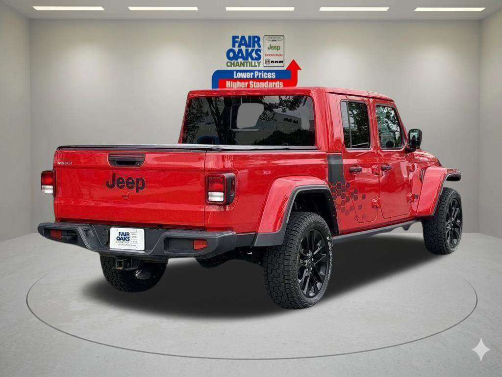 Used 2024 Jeep Gladiator Sport AWD/4WD image 8