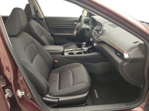 Used 2024 Nissan Altima 2.5 SV image 21