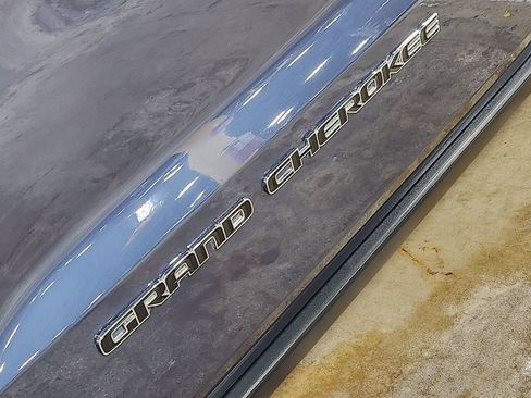 Used 2021 Jeep Grand Cherokee Limited image 25