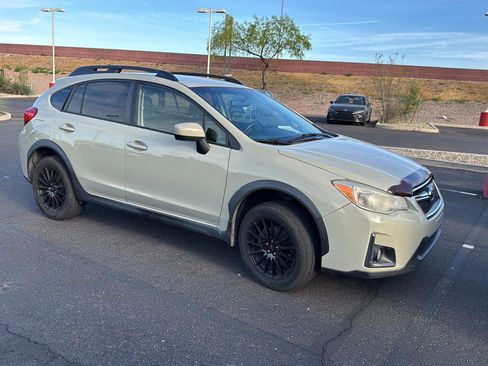 Used 2016 Subaru Crosstrek 2.0i Premium image 4