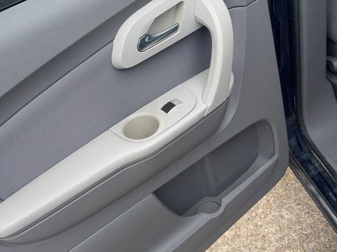 Used 2010 Chevrolet Traverse LS image 13