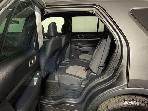 Used 2019 Ford Explorer XLT w/ Equipment Group 201A AWD/4WD image 34