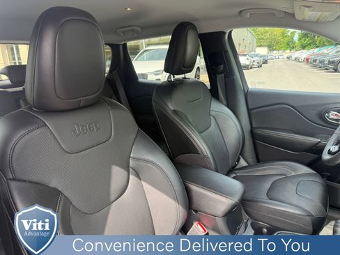 Used 2023 Jeep Cherokee Altitude Lux AWD/4WD image 30