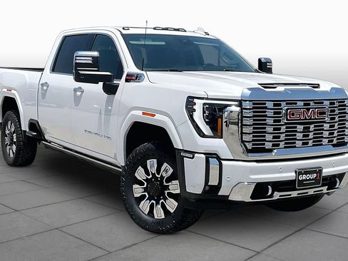 Used 2024 GMC Sierra 2500 Denali w/ Denali Reserve Package AWD/4WD image 3