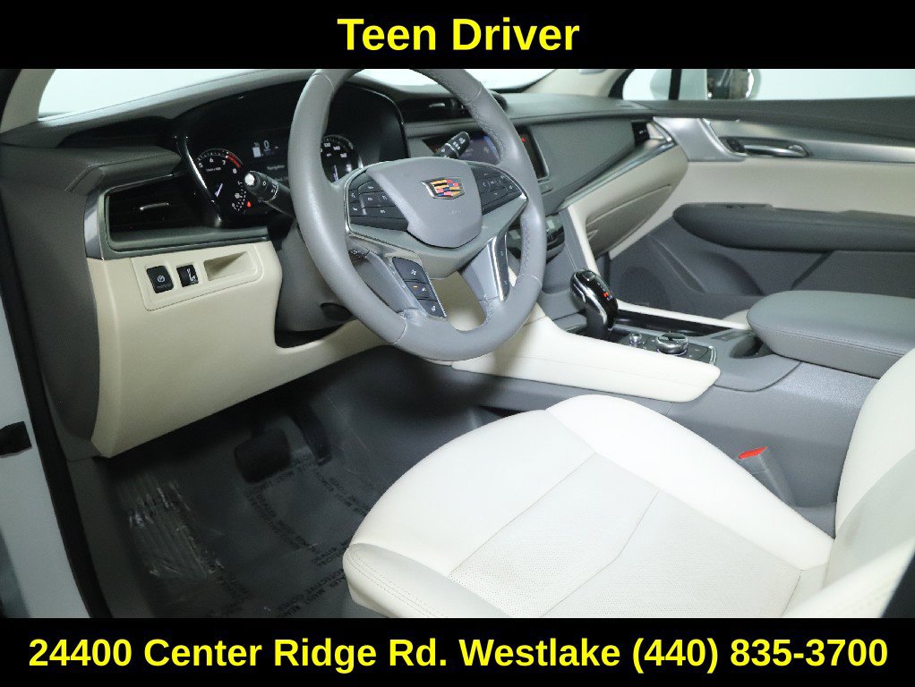 Used 2020 Cadillac XT5 Premium Luxury w/ LPO, Floor Liner Package AWD/4WD image 18