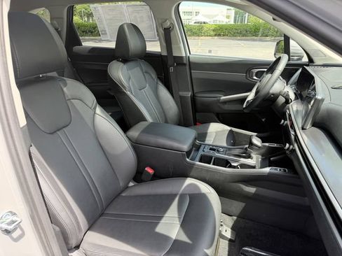 Certified 2025 Kia Sorento S w/ Panoramic Sunroof Package FWD image 38