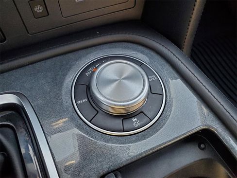 Certified 2022 Nissan Armada SL w/ Midnight Edition Package image 29