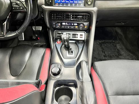 Used 2019 Nissan GT-R Premium w/ Premium Interior Package AWD/4WD image 8