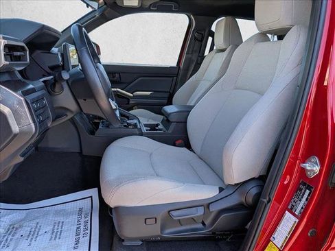 Used 2025 Toyota 4Runner SR5 AWD/4WD image 15