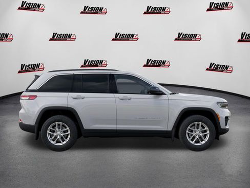 New 2025 Jeep Grand Cherokee Laredo w/ Luxury Tech Group I AWD/4WD image 21