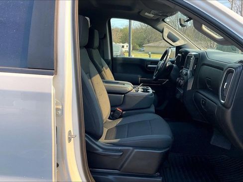 Used 2022 Chevrolet Silverado 1500 LT AWD/4WD image 7