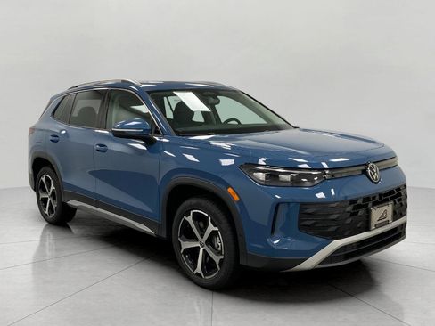 New 2026 Volkswagen Tiguan SE AWD/4WD image 1