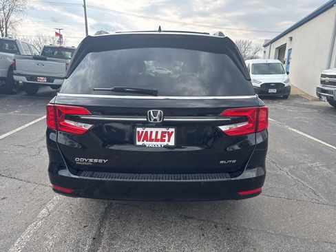 Used 2024 Honda Odyssey Elite image 11