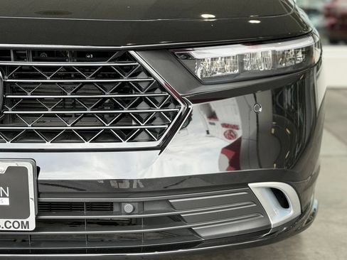 Used 2025 Honda Accord Touring image 5