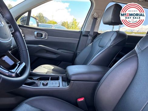 Certified 2023 Kia Sorento S w/ Panoramic Sunroof Package AWD/4WD image 14