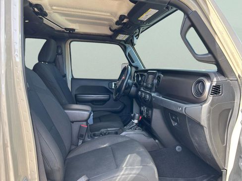 Certified 2020 Jeep Gladiator Sport w/ Quick Order Package 24S image 30