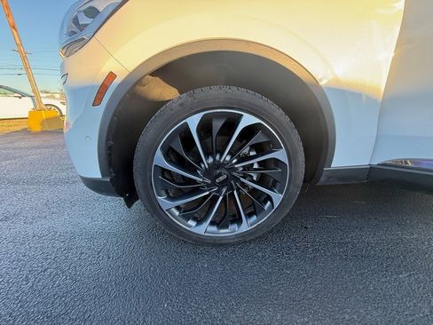 Used 2020 Lincoln Aviator Reserve w/ Equipment Group 202A image 9