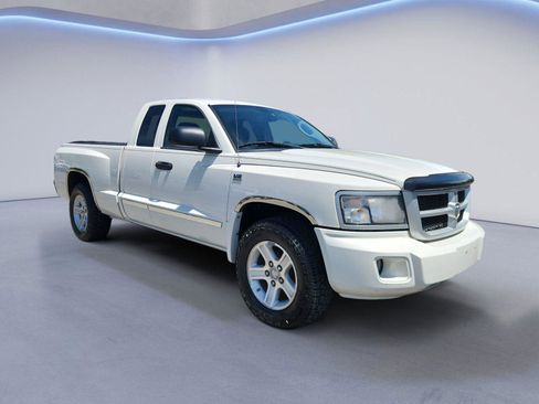 Used 2009 Dodge Dakota Big Horn w/ Extra Security Group RWD image 1