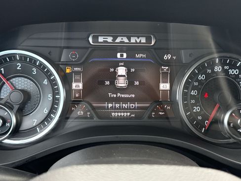 Used 2022 RAM 1500 Big Horn AWD/4WD image 17
