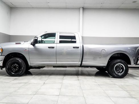 Used 2024 RAM 3500 Tradesman w/ Chrome Appearance Group AWD/4WD image 10