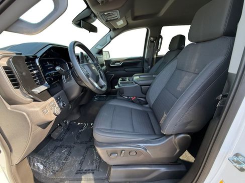 Used 2023 Chevrolet Silverado 1500 LT AWD/4WD image 9