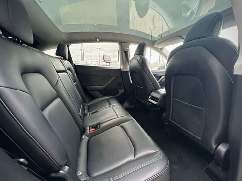 Used 2021 Tesla Model Y Long Range image 28