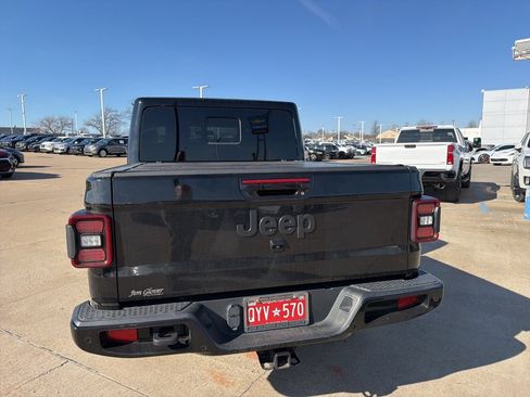 Used 2023 Jeep Gladiator Overland image 5