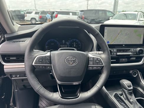 Used 2026 Toyota Grand Highlander AWD image 15