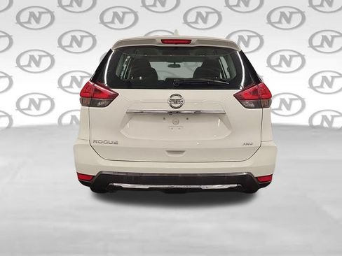 Used 2018 Nissan Rogue S AWD/4WD image 13