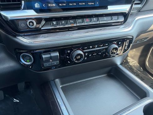 Used 2024 Chevrolet Silverado 2500 LTZ w/ LTZ Plus Package AWD/4WD image 19
